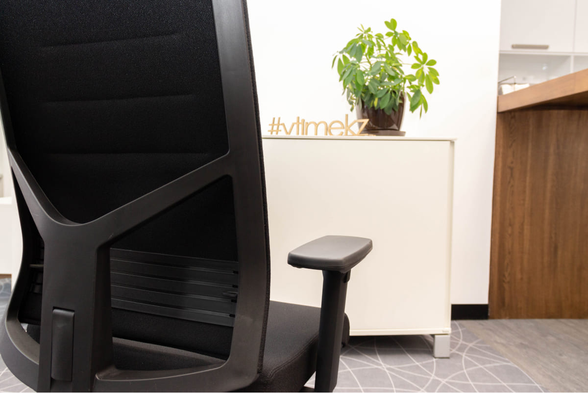 Кресло офисное Knoll International - Sax Air 3